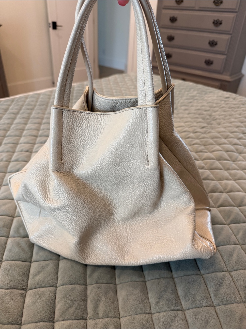 Oliveve Leather Tote Bag in Cream-Pebbled Carryall